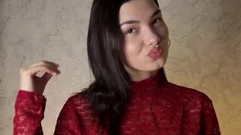 Snapshot of lauraback chatting on December 15, 2025, 11:25 am Laura online show from December 15, 2025, 11:25 am