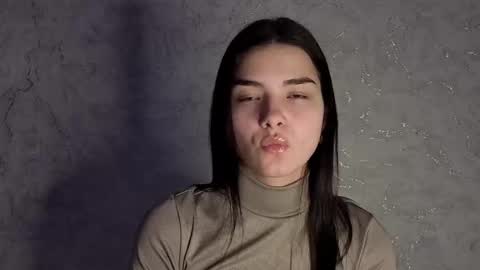 Snapshot of lauraback chatting on January 19, 2026, 12:20 pm Laura online show from January 19, 2026, 12:20 pm