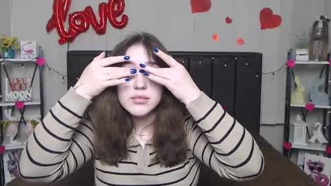 LauraHlot online show from February 19, 2025, 9:14 pm