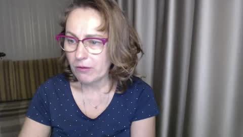 Snapshot of lauraoven1 chatting on December 21, 2024, 6:23 pm Lauraoven1 online show from December 21, 2024, 6:23 pm