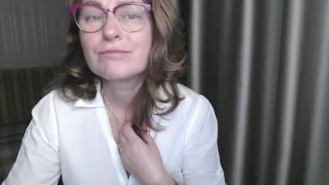 Snapshot of lauraoven1 chatting on January 5, 2025, 7:39 pm Lauraoven1 online show from January 5, 2025, 7:39 pm