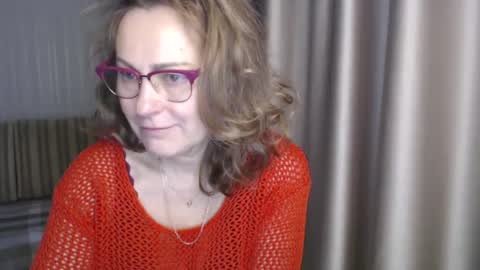 Snapshot of lauraoven1 chatting on January 8, 2025, 8:27 am Lauraoven1 online show from January 8, 2025, 8:27 am