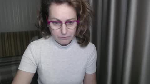 Snapshot of lauraoven1 chatting on January 13, 2025, 12:35 pm Lauraoven1 online show from January 13, 2025, 12:35 pm