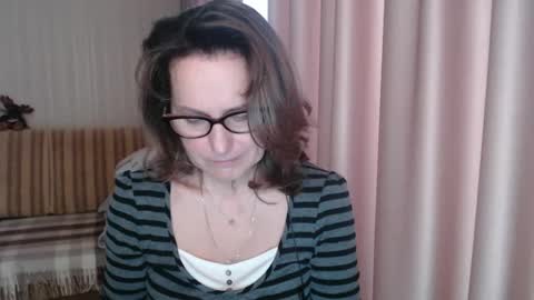 Snapshot of lauraoven1 chatting on February 20, 2025, 7:34 am Lauraoven1 online show from February 20, 2025, 7:34 am
