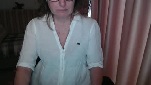 Snapshot of lauraoven1 chatting on March 4, 2025, 12:55 pm Lauraoven1 online show from March 4, 2025, 12:55 pm