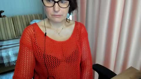 Snapshot of lauraoven1 chatting on March 3, 2026, 7:14 am Lauraoven1 online show from March 3, 2026, 7:14 am