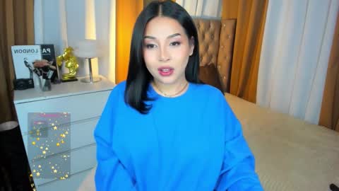 Snapshot of laurasinclair chatting on October 12, 2025, 4:06 pm Your sweet Laura online show from October 12, 2025, 4:06 pm