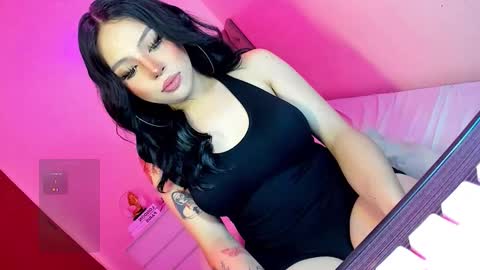 Snapshot of laurasinclair chatting on January 9, 2026, 2:47 am Your sweet Laura online show from January 9, 2026, 2:47 am