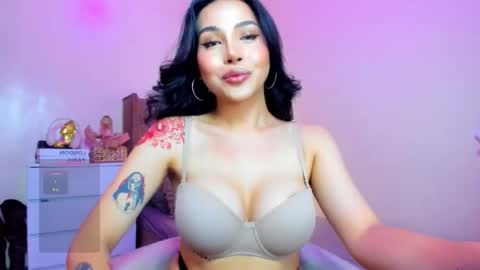 Snapshot of laurasinclair chatting on March 2, 2026, 5:08 am Your sweet Laura online show from March 2, 2026, 5:08 am