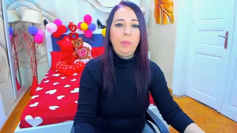 Snapshot of laurasinfull chatting on February 16, 2025, 4:42 am Laura online show from February 16, 2025, 4:42 am