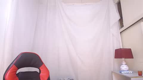 Snapshot of laurasofia45 chatting on March 13, 2026, 6:25 pm Laura Sofia online show from March 13, 2026, 6:25 pm