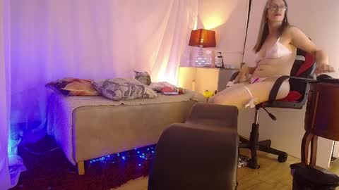 Snapshot of laurasofia45 chatting on April 1, 2026, 1:41 pm Laura Sofia online show from April 1, 2026, 1:41 pm