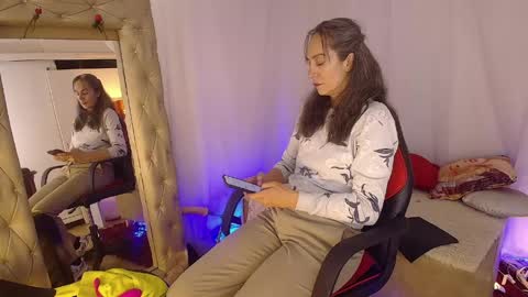 Snapshot of laurasofia45 chatting on April 28, 2026, 11:10 pm Laura Sofia online show from April 28, 2026, 11:10 pm
