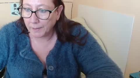 laureanne online show from December 18, 2024, 2:38 pm