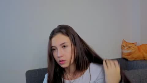 Monica online show from October 22, 2025, 6:35 am