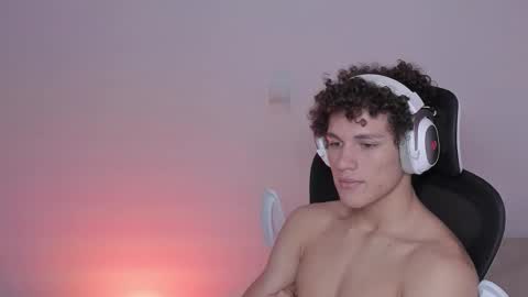 Laureent online show from October 17, 2025, 8:39 am