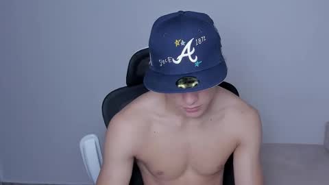 Laureent online show from November 29, 2025, 6:11 pm