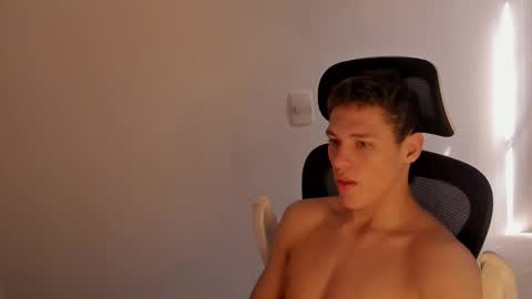 Laureent online show from February 16, 2026, 7:10 pm