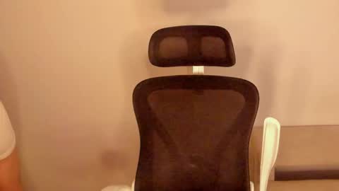 Laureent online show from March 3, 2026, 7:58 am