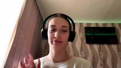 laurelwilliamston online show from March 25, 2026, 1:17 pm