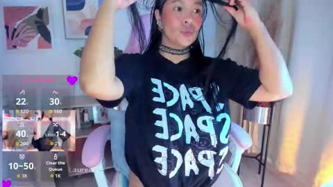 Snapshot of lauren__dallass chatting on January 17, 2026, 12:04 am MissLauren online show from January 17, 2026, 12:04 am