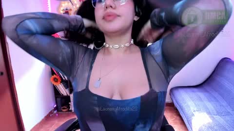 Snapshot of lauren_afrodita chatting on December 15, 2024, 8:04 pm Im Lauren independent model online show from December 15, 2024, 8:04 pm