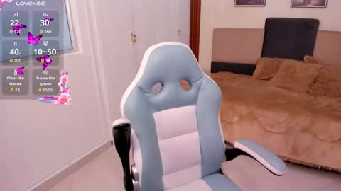 Lauren online show from October 22, 2025, 6:29 pm