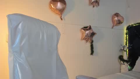 Snapshot of lauren_fit chatting on December 22, 2025, 9:56 pm Lauren online show from December 22, 2025, 9:56 pm