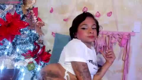 Snapshot of lauren_hills7069 chatting on December 11, 2024, 4:39 am Lauren online show from December 11, 2024, 4:39 am