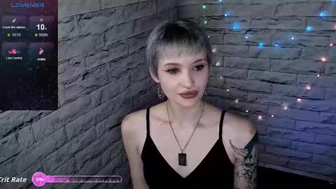 Eva online show from October 13, 2025, 7:36 pm