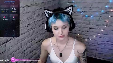 Eva online show from October 31, 2025, 7:04 pm