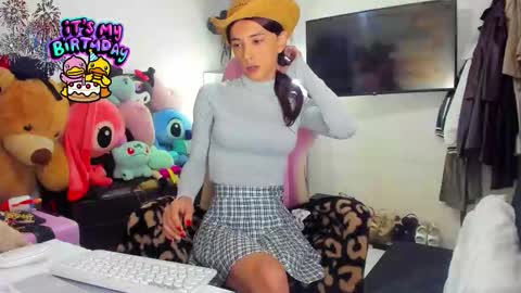 Snapshot of laurencesophiets chatting on January 15, 2026, 5:16 pm SF online show from January 15, 2026, 5:16 pm