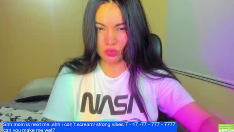 Snapshot of laurengirls1 chatting on January 14, 2025, 2:29 am onlyfan laureng7 - 7 laureng2 online show from January 14, 2025, 2:29 am