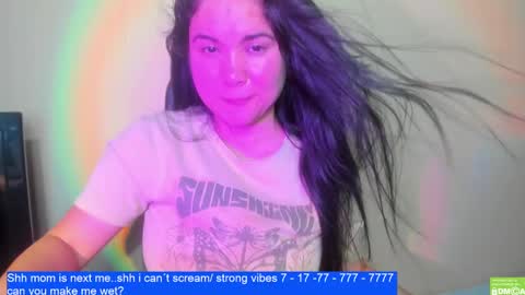 Snapshot of laurengirls1 chatting on February 4, 2025, 10:55 pm onlyfan laureng7 - 7 laureng2 online show from February 4, 2025, 10:55 pm