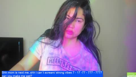 Snapshot of laurengirls1 chatting on February 14, 2025, 11:53 am onlyfan laureng7 - 7 laureng2 online show from February 14, 2025, 11:53 am