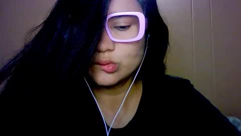 Snapshot of laurengirls1 chatting on December 18, 2025, 9:32 pm onlyfan laureng7 - 7 laureng2 online show from December 18, 2025, 9:32 pm