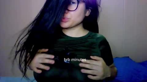 Snapshot of laurengirls1 chatting on January 9, 2026, 6:31 pm onlyfan laureng7 - 7 laureng2 online show from January 9, 2026, 6:31 pm