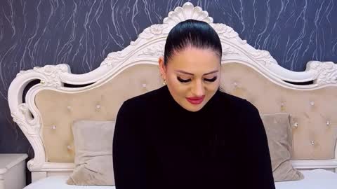 Laura online show from December 16, 2025, 5:51 pm