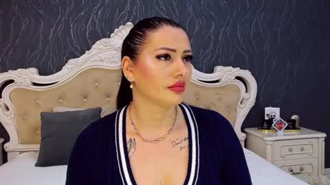 Laura online show from December 17, 2025, 9:48 am