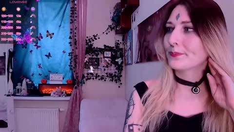 Lauren online show from January 10, 2026, 8:38 am