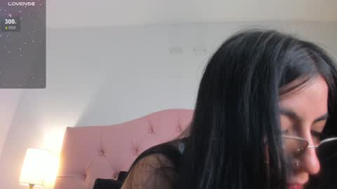 Snapshot of laurenn_smitth chatting on December 11, 2024, 3:37 pm laurenn_smitth online show from December 11, 2024, 3:37 pm