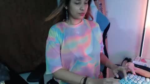 Lauren online show from December 19, 2024, 10:53 pm