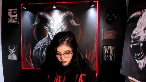 Snapshot of laurenrousexx chatting on July 5, 2026, 1:01 am LAUREN INDEPENDENT MODEL HELP ME REACH 100 LIKES PLS online show from July 5, 2026, 1:01 am