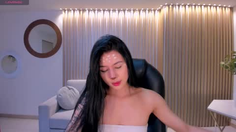 Lau  online show from November 1, 2025, 4:58 am