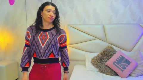 Laurent online show from December 2, 2025, 11:04 am