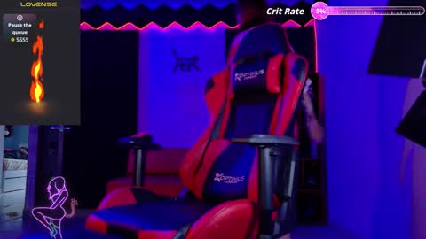 ANA LAURA online show from December 13, 2025, 8:36 pm