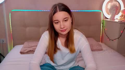 Lola online show from December 22, 2025, 12:57 pm