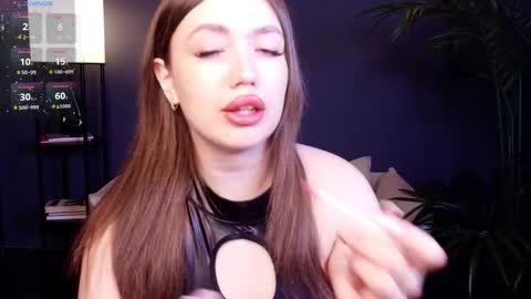 Snapshot of laurita_shy chatting on January 8, 2026, 8:38 am Diana online show from January 8, 2026, 8:38 am