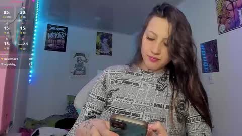 Snapshot of lauryn_muller_ chatting on September 18, 2025, 12:45 am Lau online show from September 18, 2025, 12:45 am