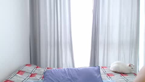 Snapshot of lauu_jones chatting on November 23, 2025, 5:13 pm Laura online show from November 23, 2025, 5:13 pm